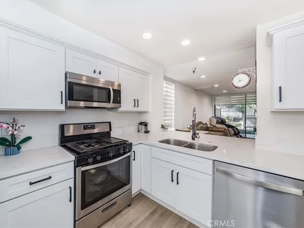 5441 Twin Lakes Dr, Cypress, CA 90630