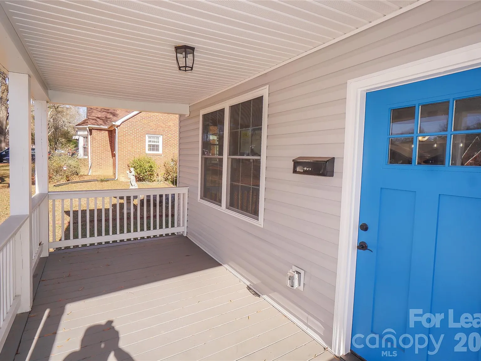 2 bed, 1.0 bath, 1020 sqft, $1,700 — Photo 2