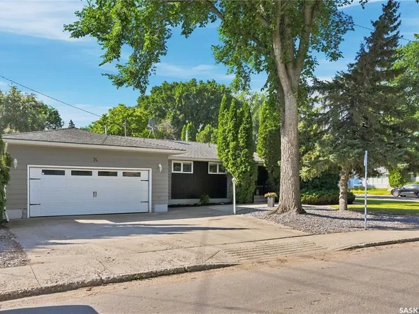 74 Mcaskill CRESCENT, Saskatoon, SK S7J 2P6