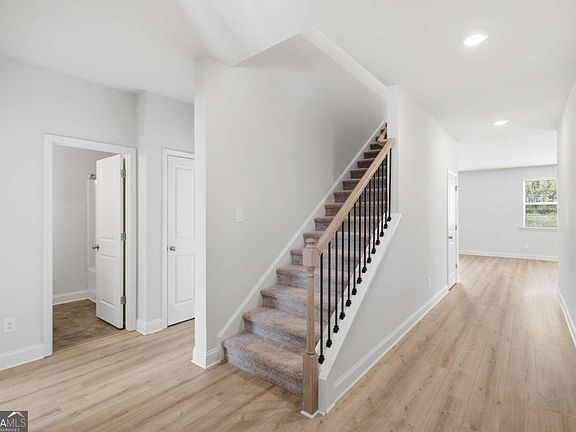 3rd image of 11 Dew Drop Ln
