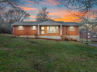1399 Saundersville Rd, Hendersonville, TN 37075