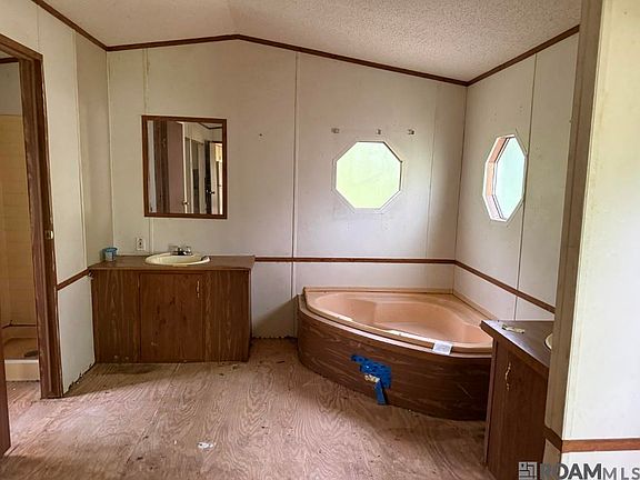 5th image of 20253 Buckhorn Dr