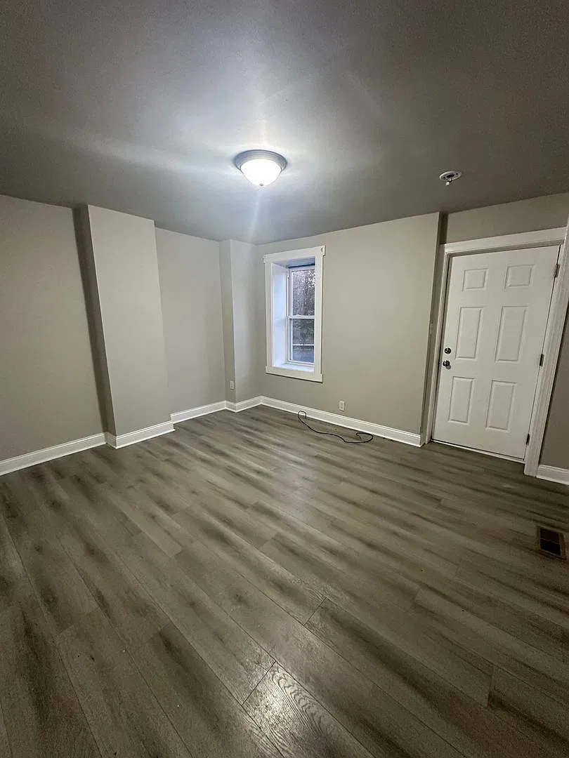 Newly Renovated 2 Bed/1 Bath Row Home — Photo 3