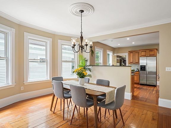 5th image of 38 Glenwood Ave #2