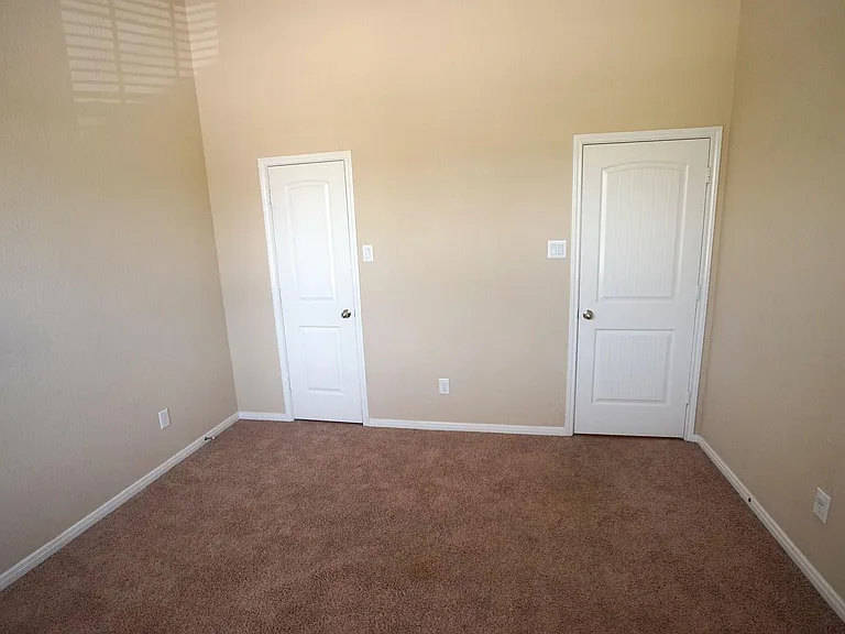 1067 Cedar Lake Ct — Photo 27