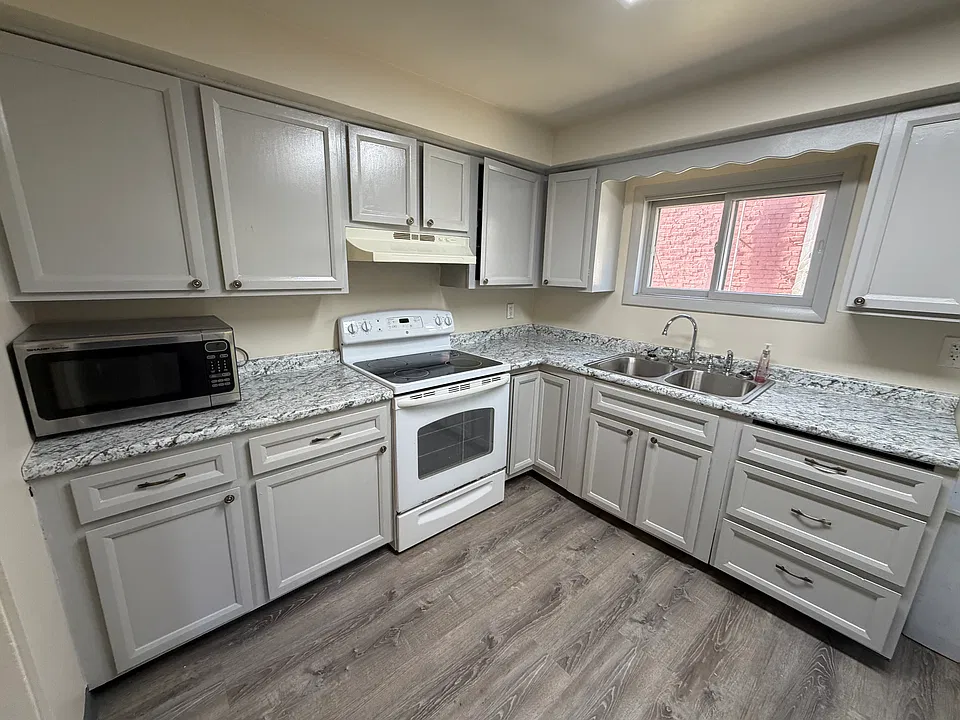 508 Airbrake Ave