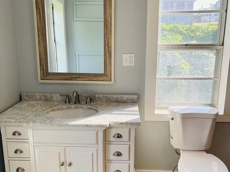 123 Douglas St — Photo 17