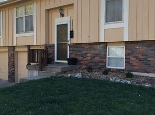 9107 Park St, Lenexa, KS 66215
