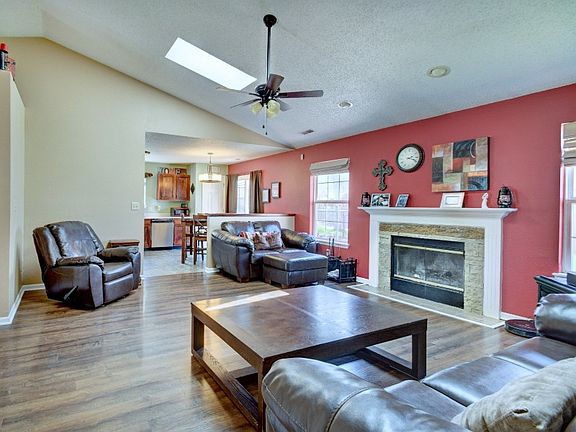 4th image of 17346 Austrian Pine Way