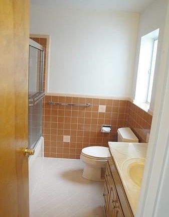 5th image of 139 Parker Ave APT 1