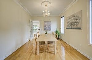 5th image of 182 Finch Ave W