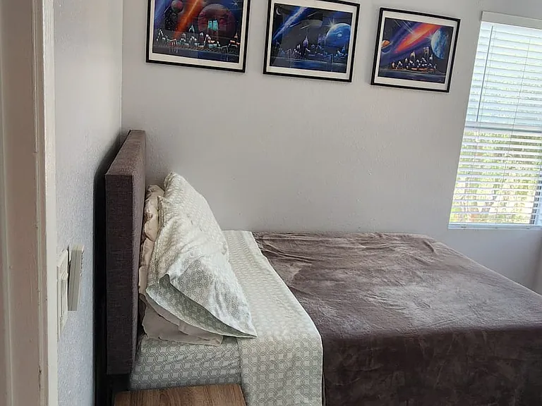 2091 Manzana Way — Photo 32