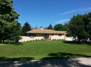 40567 N Sunset Dr, Antioch, IL 60002