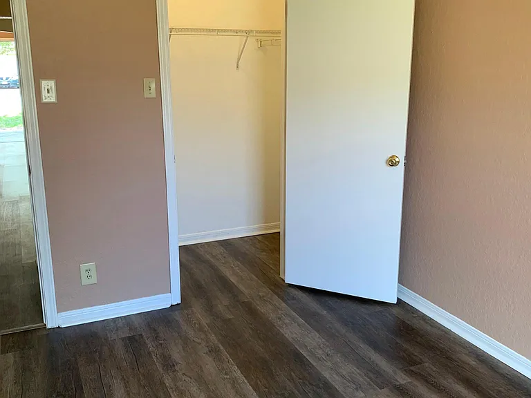 1st bedroom & walk in closet