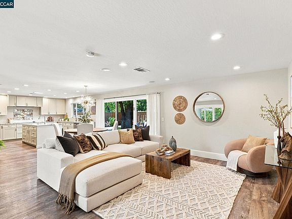 5th image of 20 Waterberry Ct