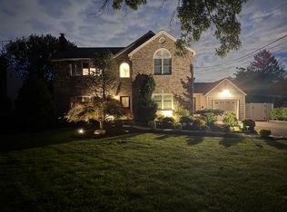 10 Mountainview Rd, Clark, NJ 07066