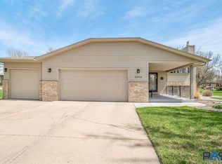 2304 S Dover Dr, Sioux Falls, SD 57106