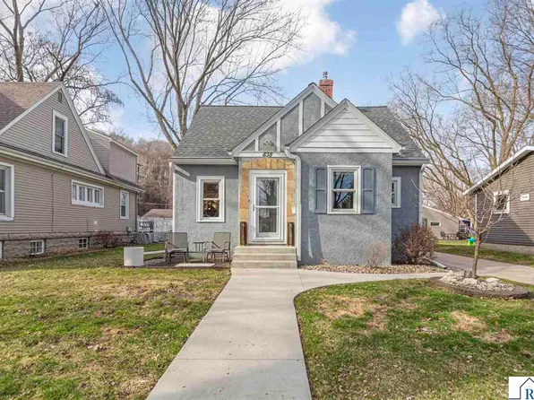 838 Nicollet Ave, North Mankato, MN 56003