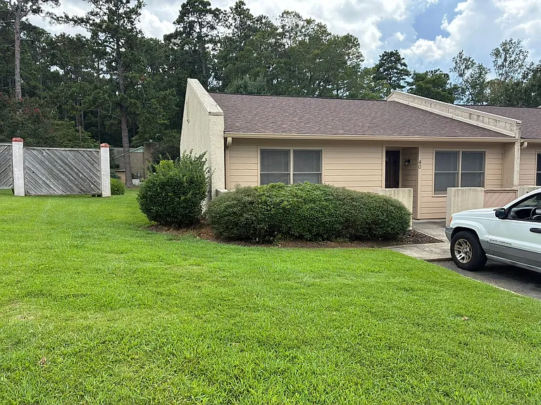 40 Boardwalk Ln — Photo 1