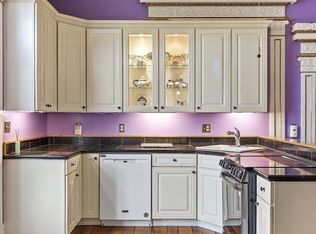 214 3rd St #A, Lowell, MA 01850