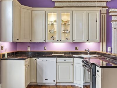 214 3rd St #A, Lowell, MA, 01850