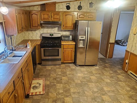 Large Kitchen with Ample Cabinets