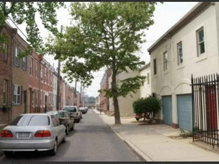 2517 Webster St — Photo 2