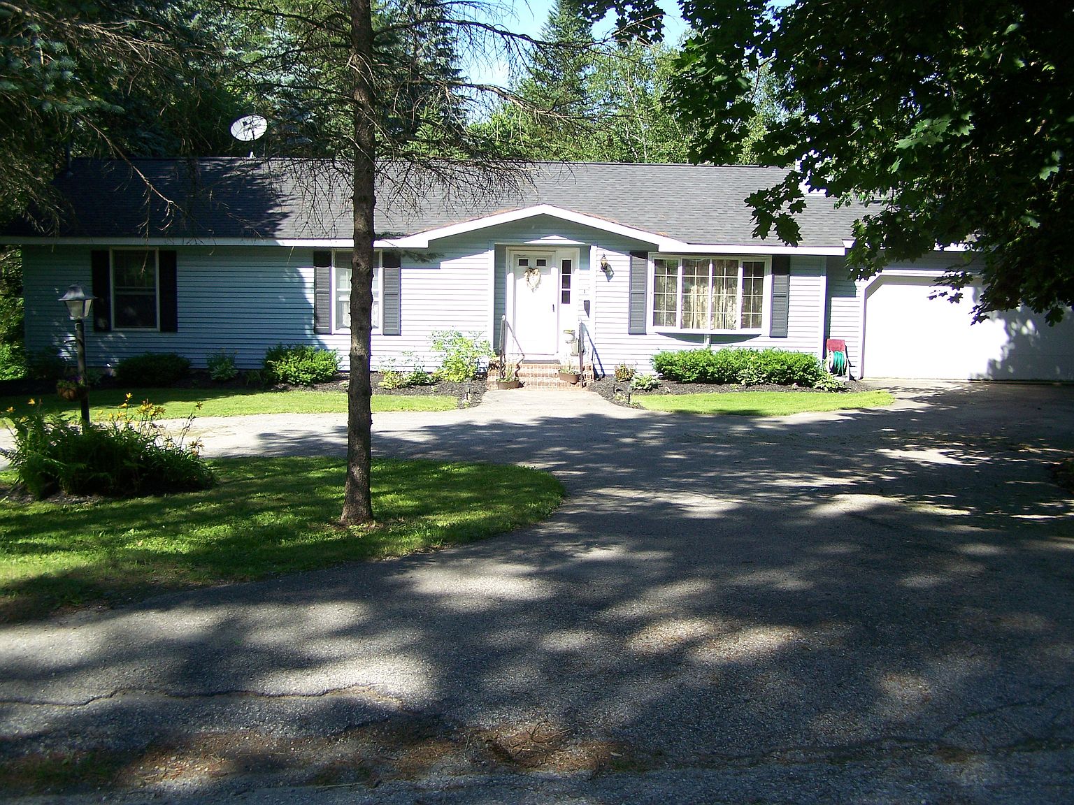 4 Campbell Rd, Rutland, VT 05701 Zillow