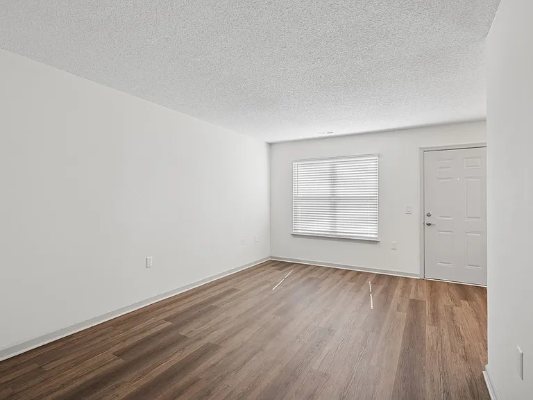Dominion Pines Apartments — Photo 14
