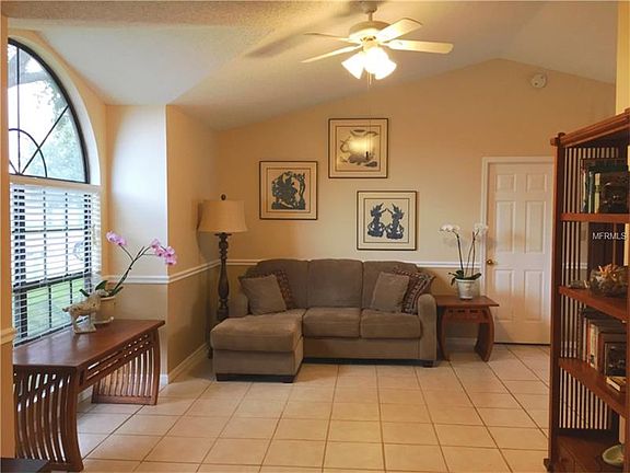 5th image of 409 Everwood Dr