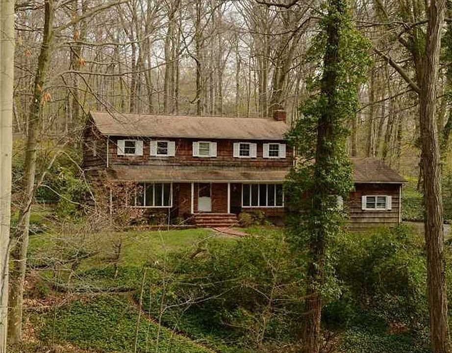 2nd image of 35 Farm Rd