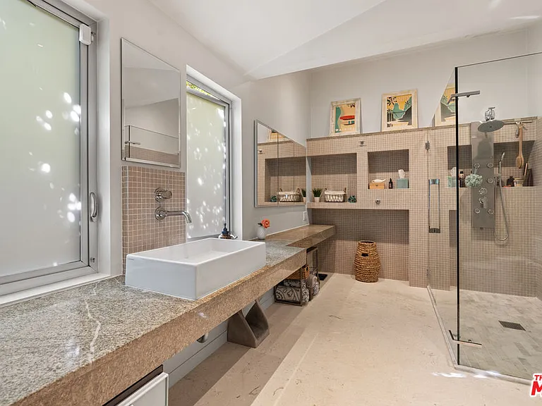 1853 Nichols Canyon Rd — Photo 18