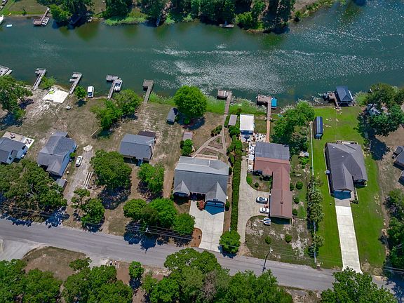2nd image of 1136 Lemon Ave