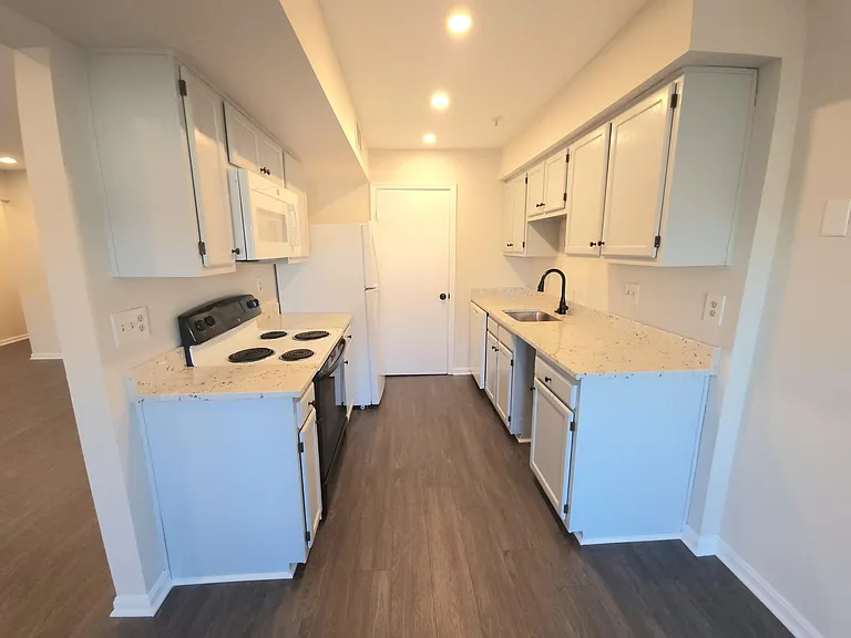2511 McVeary Ct — Photo 6