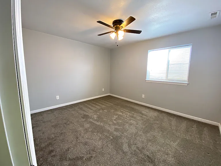 2410 E View Dr — Photo 33