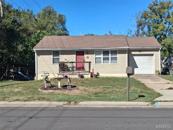 535 Cap Au Gris St, Troy, MO 63379