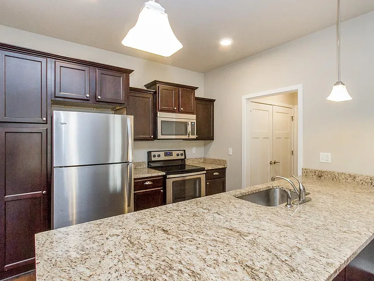 Suncrest — Photo 11