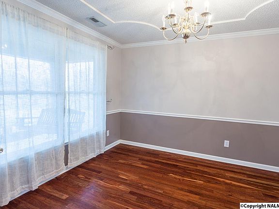 5th image of 110 Crown Oak Ln NW