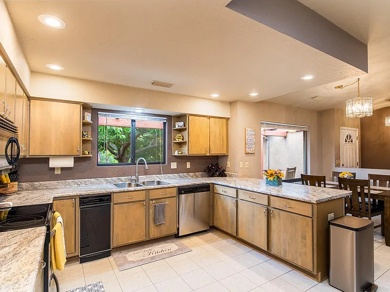 55 Quartz Dr — Photo 18