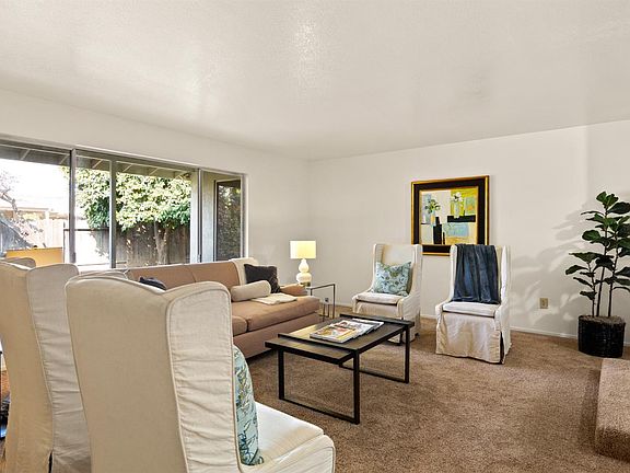 5th image of 6588 Gloria Dr