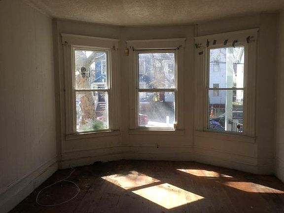 Additional Living Room