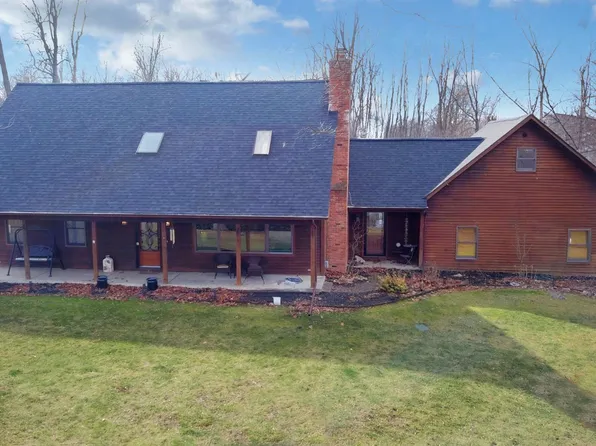 7047 Whitney Woods Rd, Fenton, MI 48430
