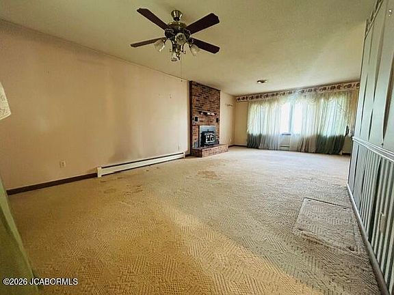 3rd image of 200 Blackburn St