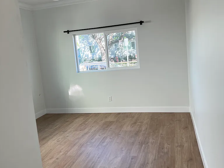 5300 Romaine St #0 — Photo 20