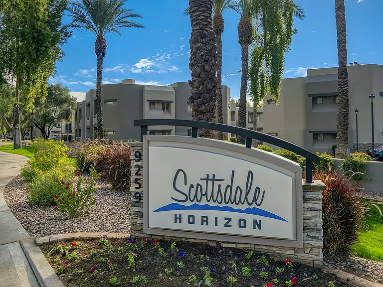 Scottsdale Horizon Apartments — Photo 21