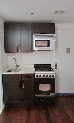 Rented by Universal Realty Group | media 6