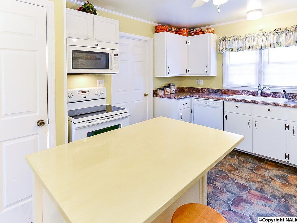 2nd image of 894 Lawrence Cove Rd