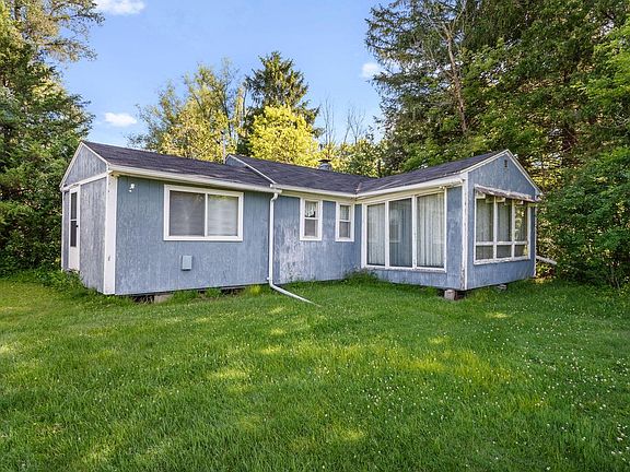 3rd image of 1395 Lakeview ROAD