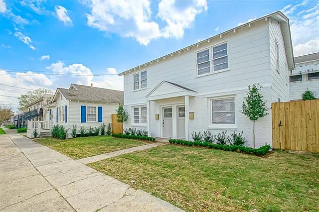 2 bed, 1.0 bath, 961 sqft, $1,800 — Photo 2