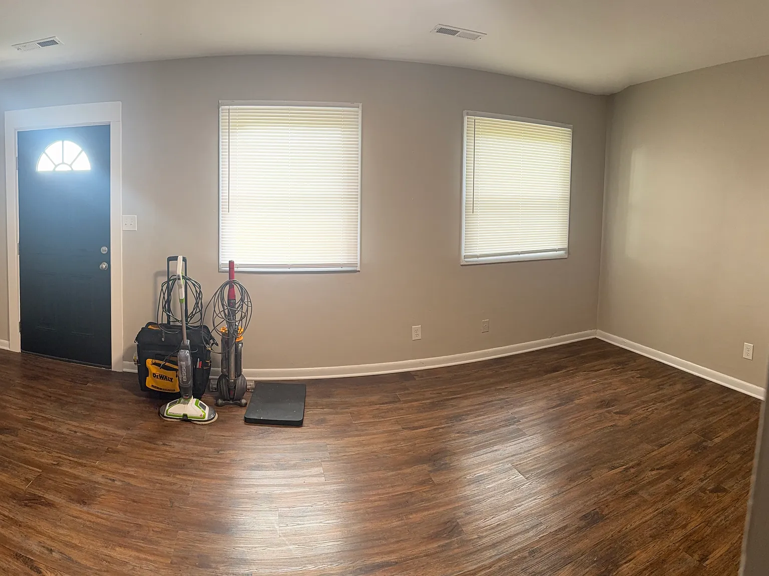 2 bed, 936 sqft, $1,550 — Photo 3